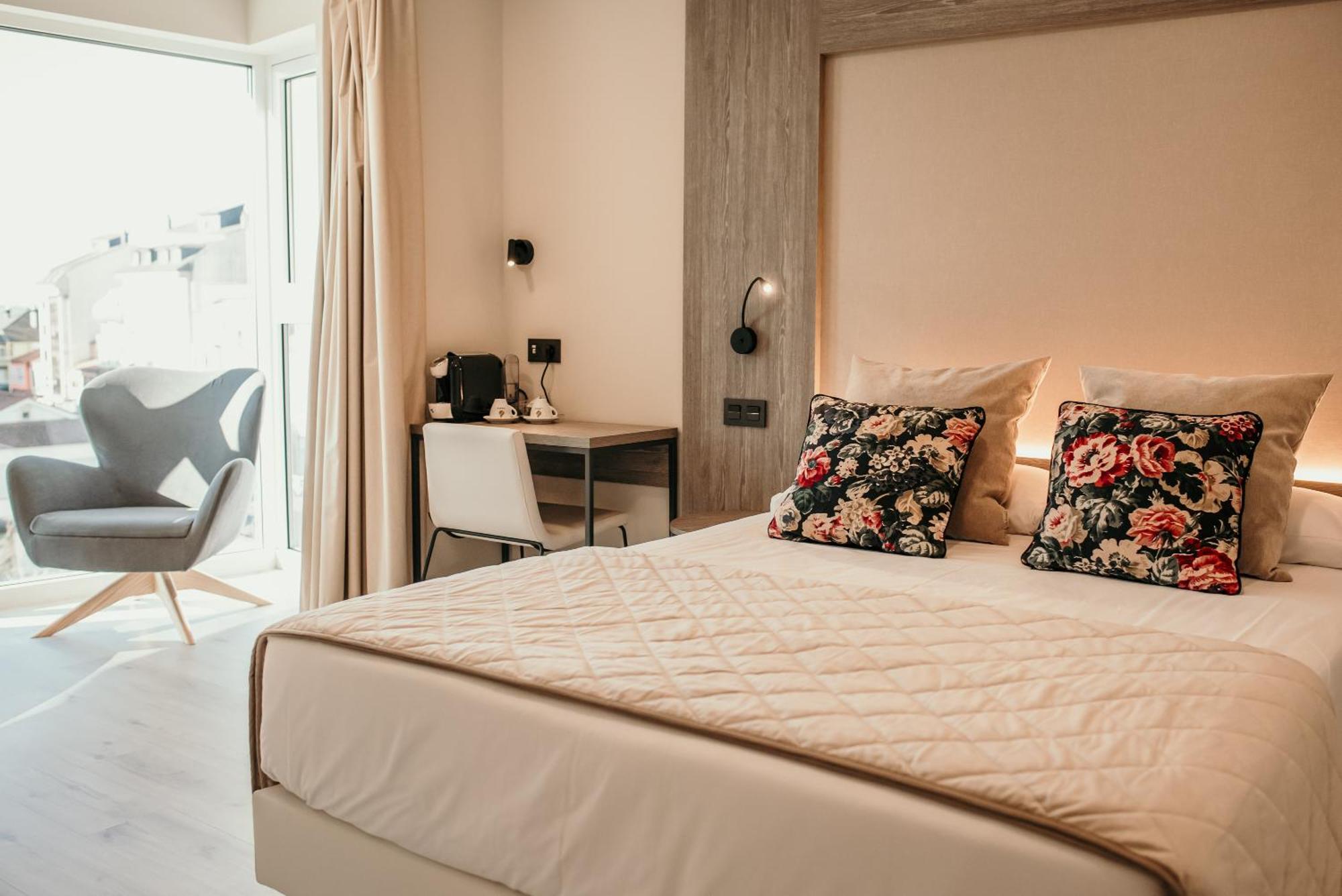 Hotel Lux Melide Dış mekan fotoğraf